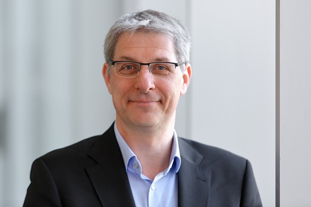 Ulrich Schneckener Das Portraitfoto zeigt Ulrich Schneckener.