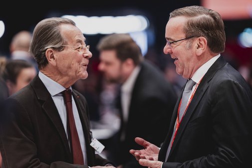 Franz Müntefering und Boris Pistorius Boris Pistorius (SPD, rechts im Bild), Bundesminister der Verteidigung, und Franz Müntefering (links), aufgenommen im Rahmen des Bundesparteitags der Sozialdemokratischen Partei Deutschland (SPD) in Berlin, 09.12.2023.