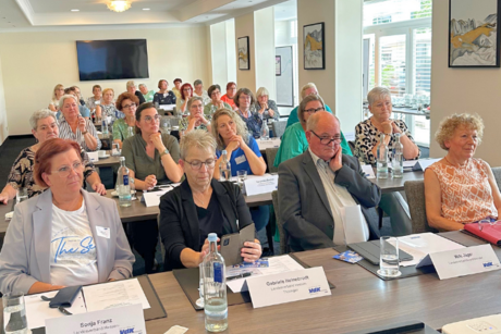 Der gefüllte Saal aller Kreisfrauenvertreterinnen