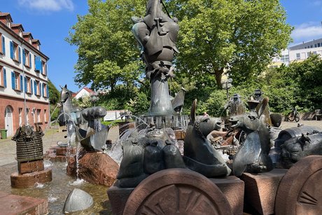 Kaiserbrunnen - Brunnen mit Motiven aus verschiedenen Epochen
