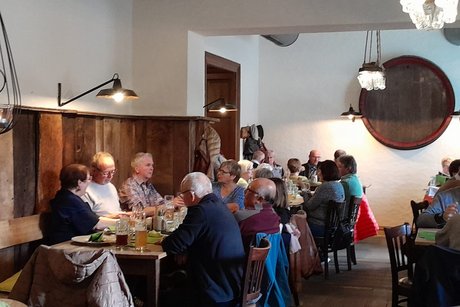 Gemütliches beisammensein im Maximilians Brauwiesen Gemütliches beisammensein im Maximilians Brauwiesen