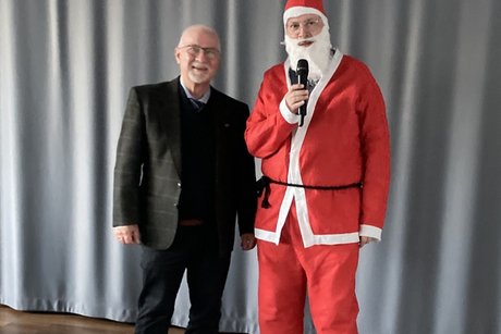 Manfred Campe mit dem Nikolaus.
