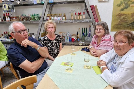 Nette Gäste im Weinlokal Weinfest