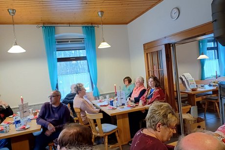 Bald wird gesungen ... Gemütliche Runde