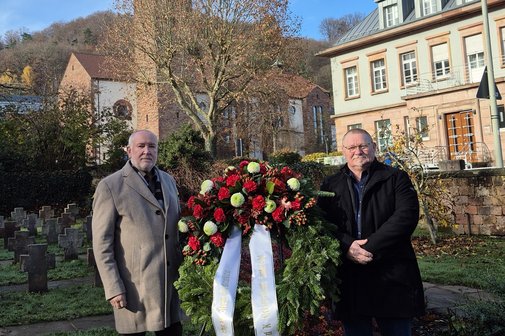 Kranzniederlegeung auf dem Ehrenfriedhof Kranzniederlegung