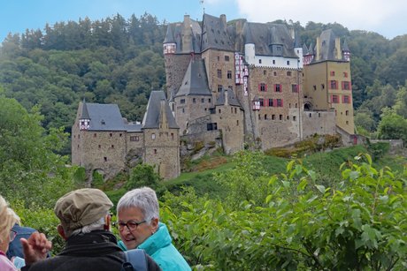 Auf dem Weg zur Burg Eltz Auf dem Weg zur Burg Eltz