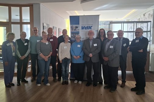 Das Foto zeigt den neuen Kreisverbandsvorstand mit Willi J&auml;ger (LV-Vorsitzender) und seiner Stellvertreterin Anita Winkler