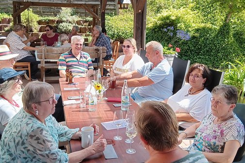 Fröhliche Runde Fröhliche Runde