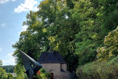 Weg zum Waldfriedhof