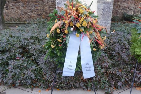 Kranz zu Ehren aller Opfer von Kriegen, Terrorismus und Gewalt