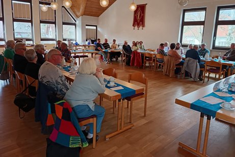 Bild von den Anwesenden