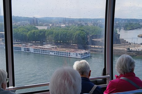 Fahrt mit der Seilbahn Kabinenfahrt zur Festung Ehrenbreitstein