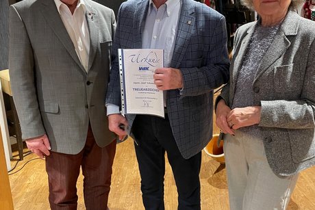 VdK Mitglied Ehrung 8 Weihnachtsfeier 2025 Urkundenübergabe VdK Mitglied Ehrung 8 Weihnachtsfeier 2025 Urkundenübergabe