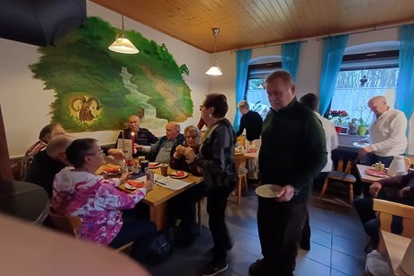 Austausch von Neuigkeiten Was gibt's Neues?