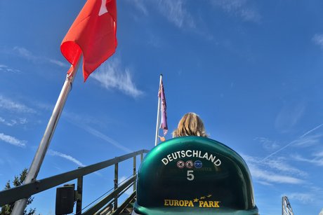 W&auml;hrend einer Gondelfahrt Foto eines vorausfahrenden Wagens