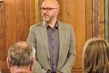 Das Bild zeigt Bürgermeister Florian Kienzler
