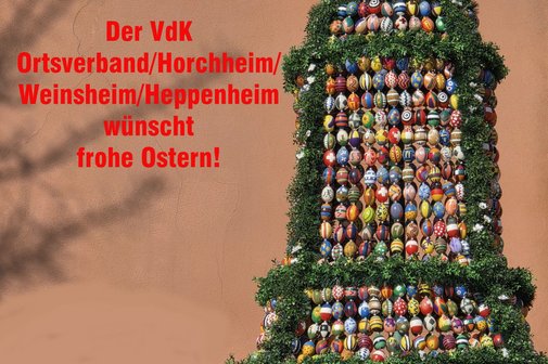 Ostergruß Buchskrone mit Ostereiern