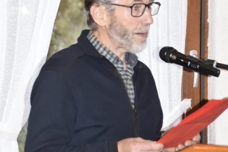 Ernst Kr&auml;mer bei lustigen Anekdoten zur Weihnachtszeit