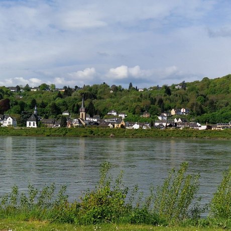 Ortsansicht Oberwinter von der rechten Rheinseite aus