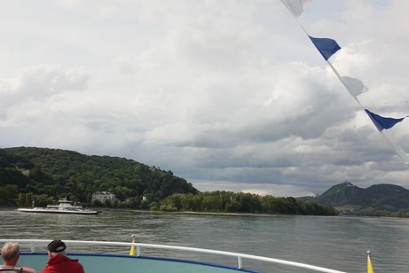 Blick auf Rolandsbogen und Drachenfels