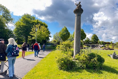 Säule vor dem römischen Belginum Säule vor dem römischen Belginum