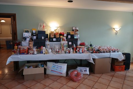 Blick auf die gro&szlig;artige Tombola