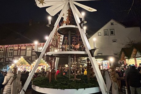 Abendstimmung unter der Weihnachtspyramide