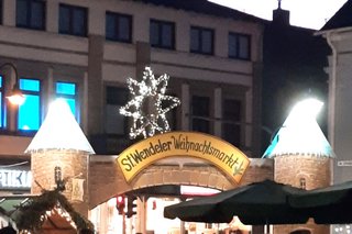 Weihnachtsmarkt St. Wendel 2023 bei Nacht