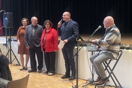 Begr&uuml;&szlig;ung