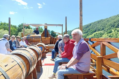 Personen auf dem Schiff Personen auf dem röm. Weinschiff