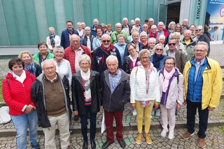 Gruppenfoto vor dem Neander-Museum