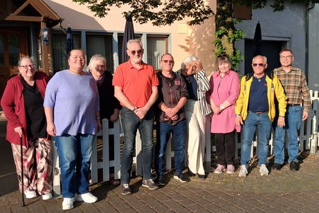 Jubilare des VdK Fischbach-Weierbach vor dem Landgasthof