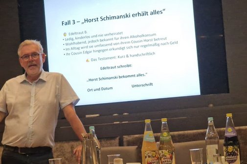 Rechtsanwalt Hergen Heimeshoff Vortrag "Erben und Vererben"