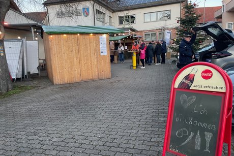 die ersten Gäste sind da Anfang