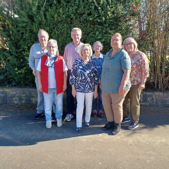 VORSTAND VdK Ortsverband Blankenrath-Strimmiger Berg Das Bild zeigt 2 Männer und 5 Frauen