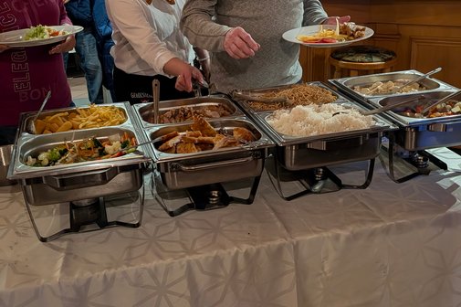 leckeres Essen erwartete die Mitglieder