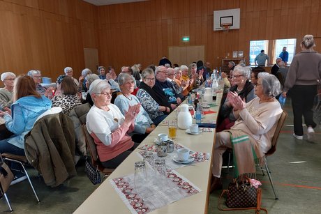 Mitglieder bei der Feier