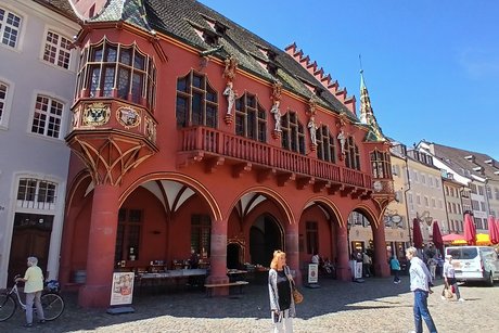 Freiburger Markthaus mit Markthalle.