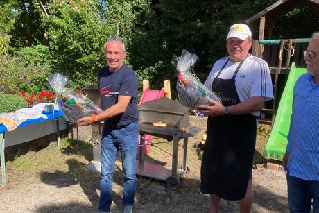 DJ Reinhold Dausch und Grillmeister Roland Bittig
