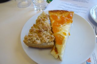 Die Gäste wurden mit leckerem Kuchen verwöhnt