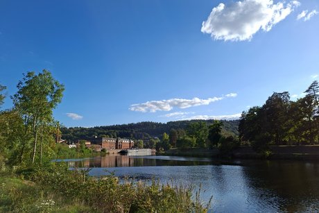 Fahrt mit dem Schiff auf der Saar