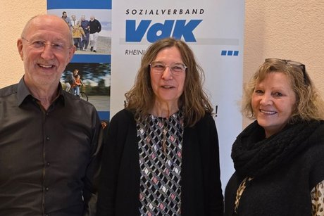 Freudestrahlen über den gelungen Wechsel im Vorsitz