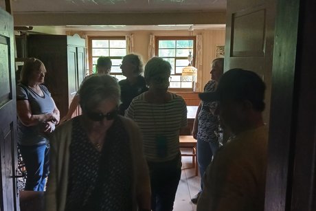 Vogtsbauernhof Niedrige Stuben machen heute den Besuchern zu schaffen da wir alle größer werden.