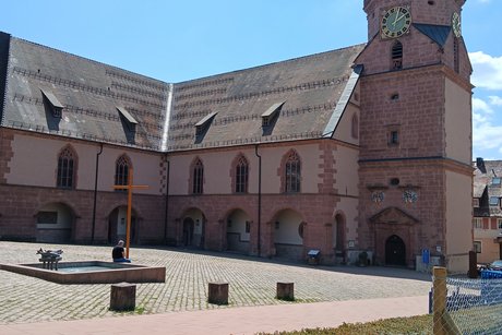 Zu sehen istcdie Evangelische Kirche in Freudenstadt.