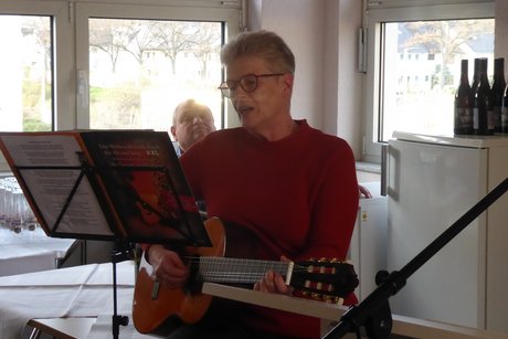 Musikalische Begleitung durch Gisela Gruß