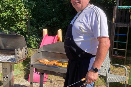 Grillmeister Roland Bittig in Aktion