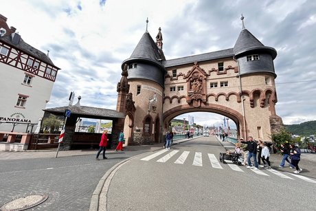 von Trarbach nach Traben geht es durch das Tor von Trarbach nach Traben geht es durch das Tor