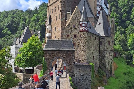 An der Burg Eltz An der Burg Eltz