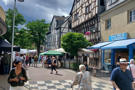 Besuch auf dem Edelsteinmarkt in Idar - Oberstein. Edelsteinmarkt Idar - Oberstein.