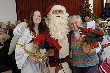 Und noch mehr Weihnachtssterne wurde verteilt